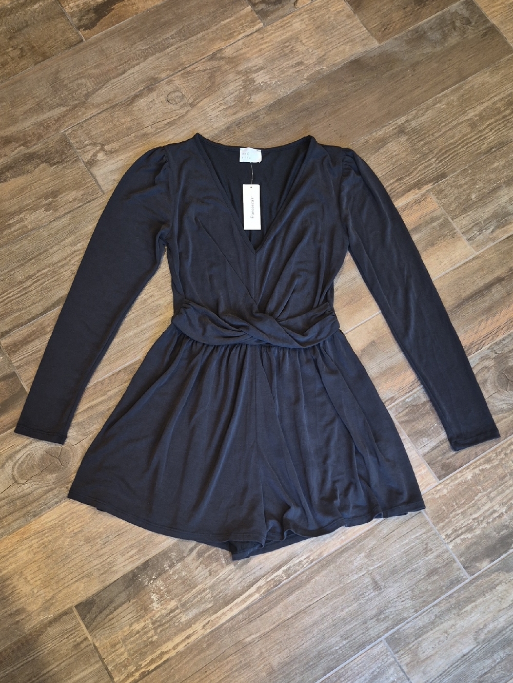 Francesca's Dee Elly Black Lightweight Long Sleeve Pleated Shoulder Romper, XS - Picture 3 of 11